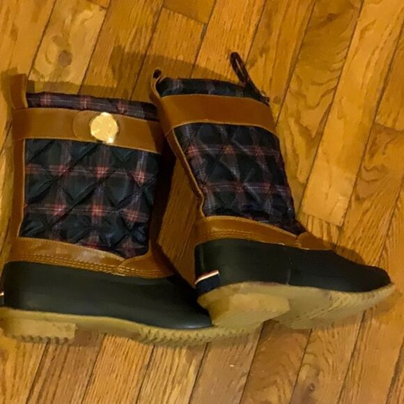 Tommy Hilfiger snow/rain boots . - Picture 5 of 8